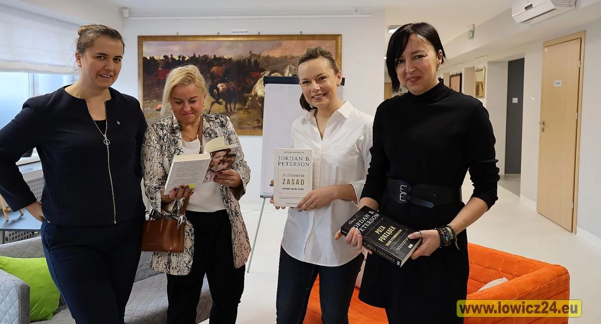 Przy szydełkowaniu o życiu i książce (foto)