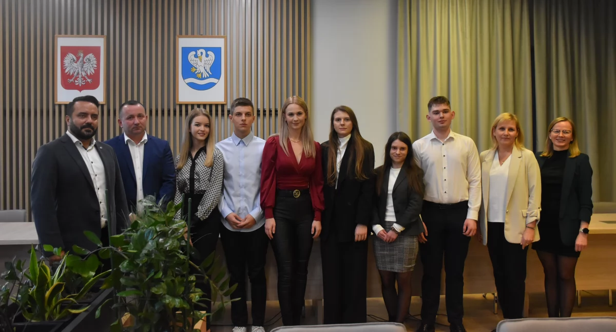 Przyznano stypendia naukowe dla najzdolniejszych studentów w Gminie Łowicz (foto)