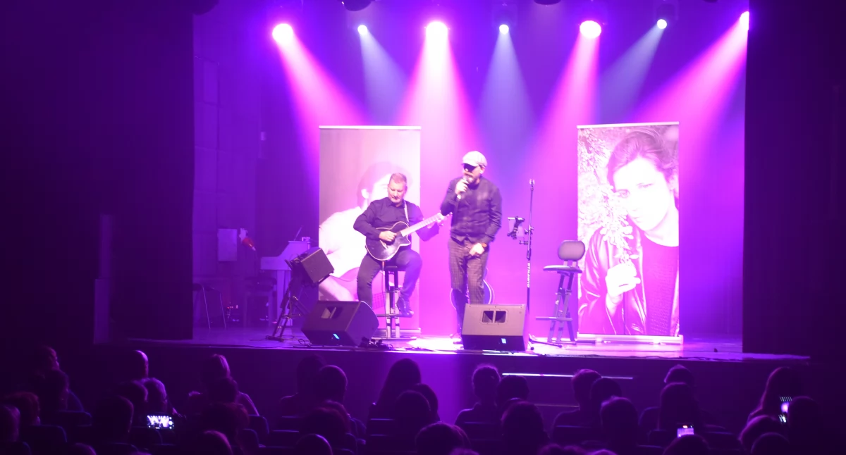Sentymentalny koncert w Łowickim Ośrodku Kultury (foto,film)