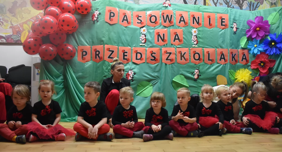 Uroczyste pasowanie w przedszkolu nr 5 „Jaś i Małgosia” w Łowiczu (foto, film)