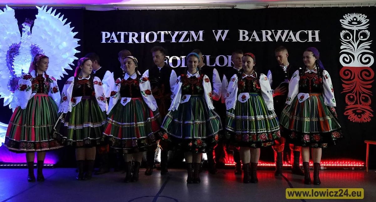 Patriotyzm w barwach folkloru. Koncert w MOS Kiernozia (foto, film)