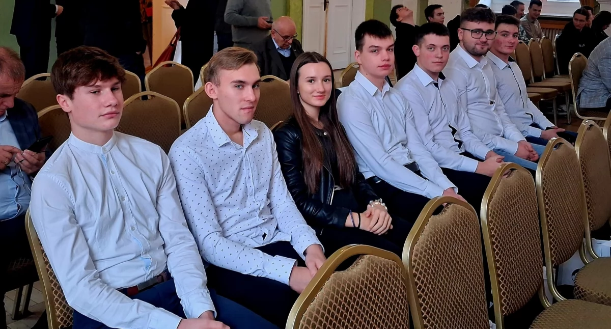 Uczniowie ze Zduńskiej Dąbrowy na Konferencji „Nowe Techniki Genomowe” w Narodowym Instytucie Dziedzictwa i Kultury w Warszawie (foto)