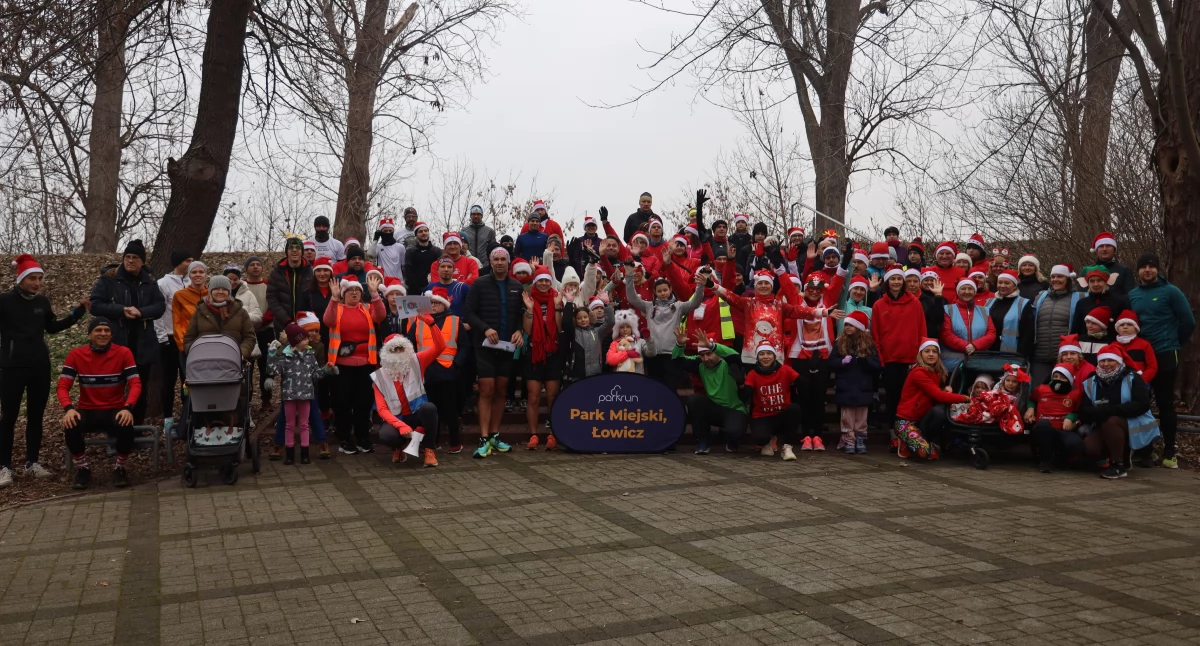 Mikołajkowa edycja parkrun w Łowiczu (foto, film)