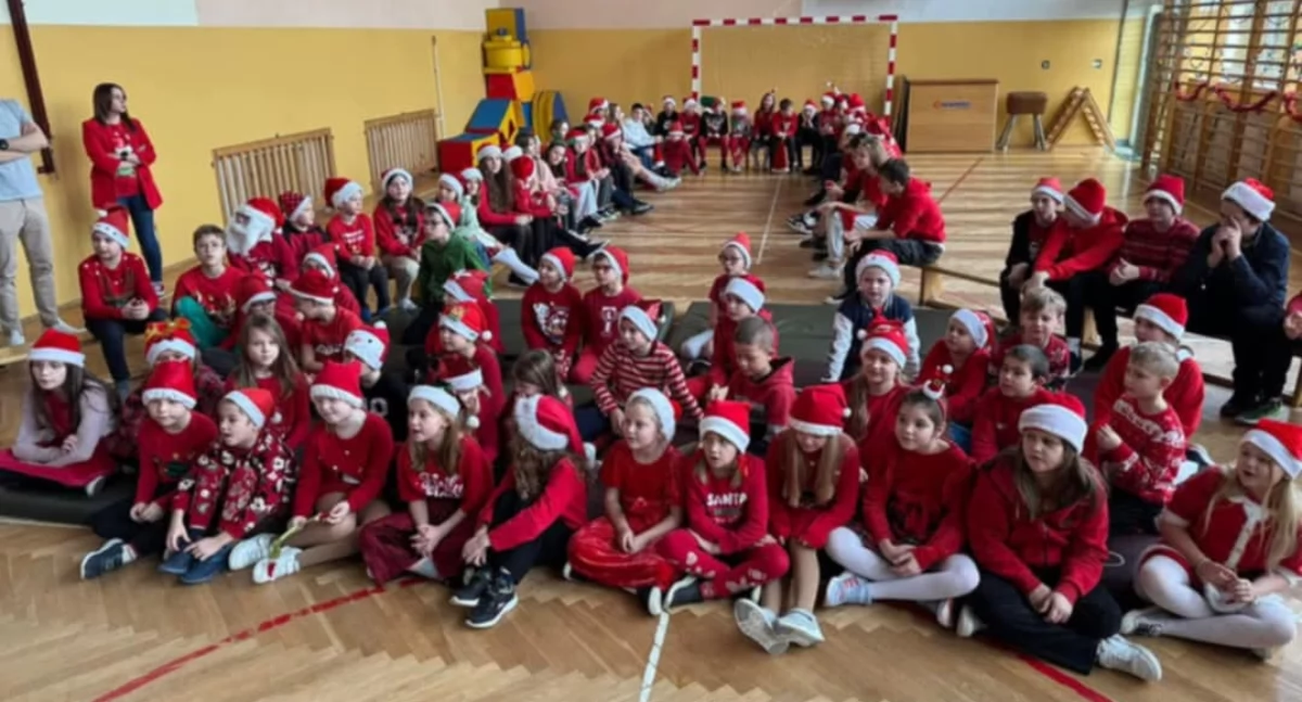Mikołaj odwiedził uczniów z Niedźwiady (foto)