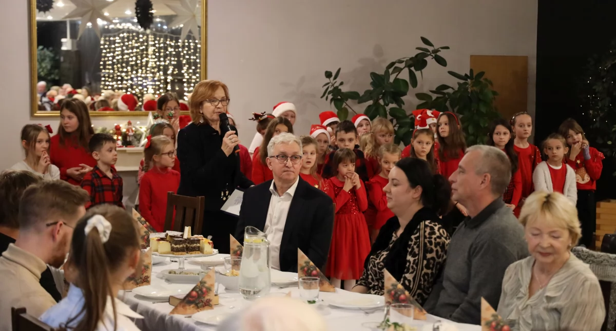 Łowicz. Wigilia mieszkańców osiedla Stefana Starzyńskiego (foto, film)