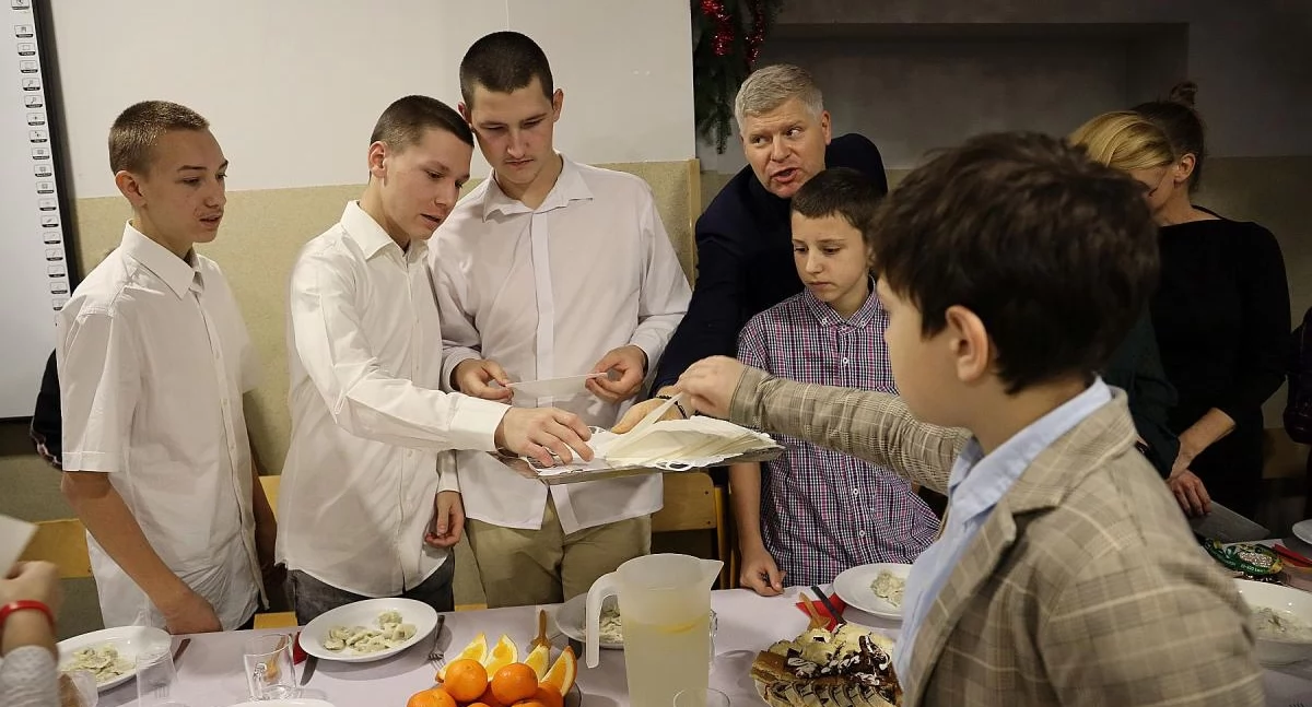 Wigilijne spotkanie w Młodzieżowym Ośrodku Socjoterapii w Kiernozi (foto, film)