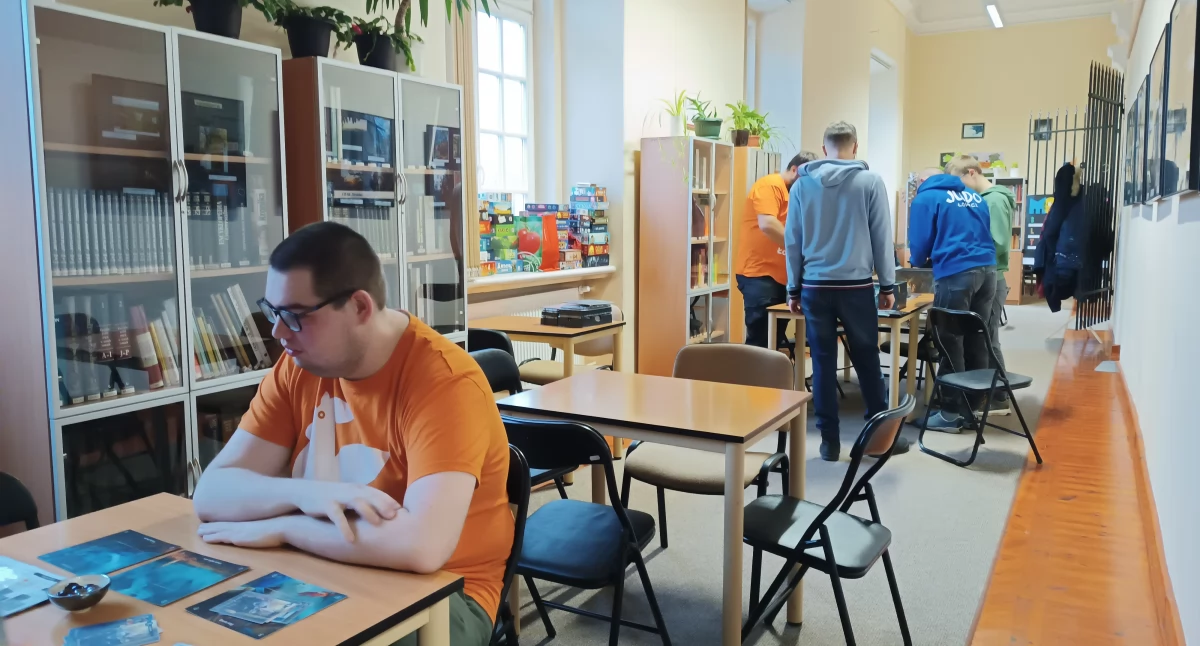 Łowickie Planszówki w Powiatowej Bibliotece (foto)