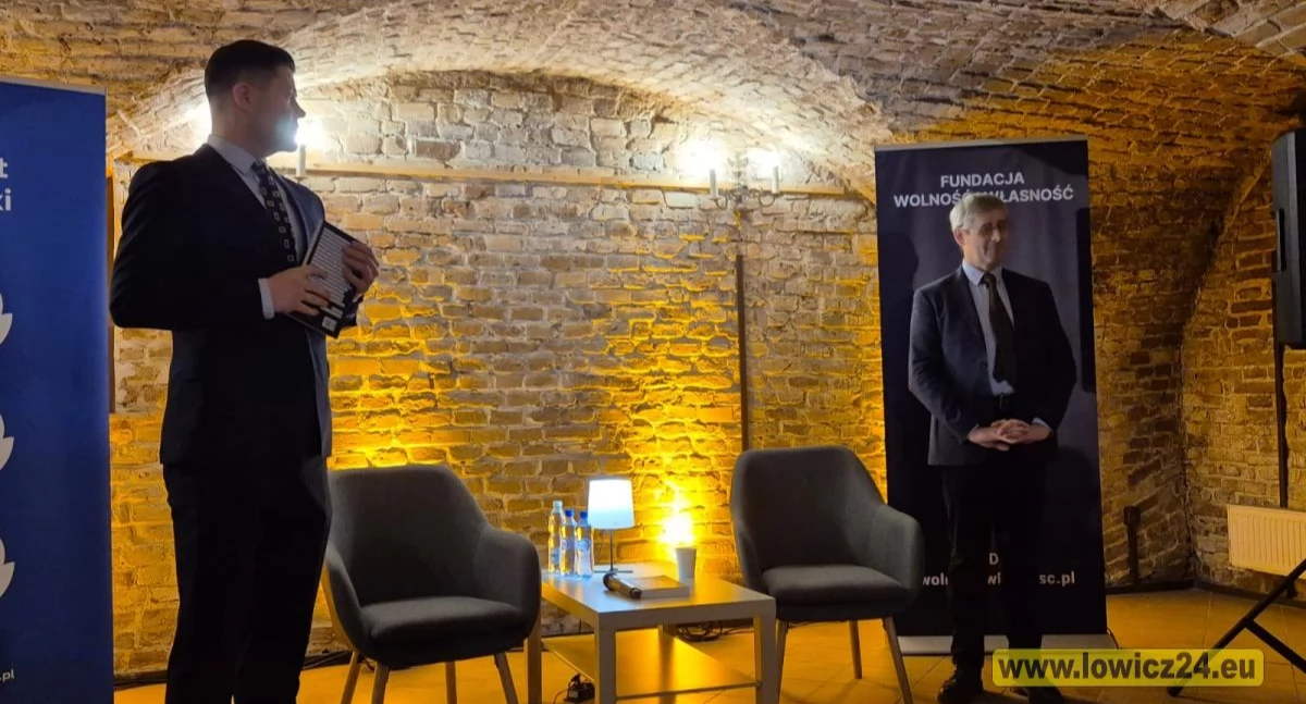 Dyskusja o dezinformacji i globalnej cenzurze w łowickim muzeum (foto)