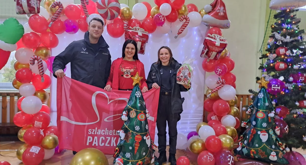 Funkcjonariusze Zakładu Karnego w Łowiczu przygotowali Szlachetną Paczkę (foto)