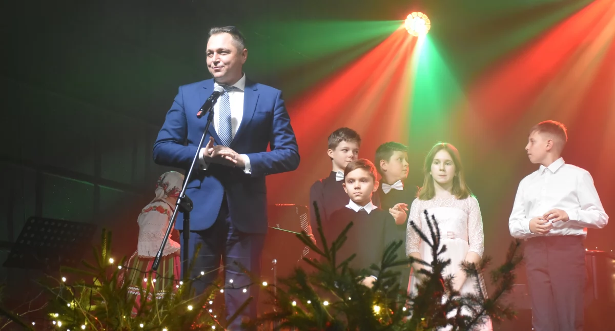 Miejskie spotkanie opłatkowe w Łowickim Ośrodku Kultury (foto,film)