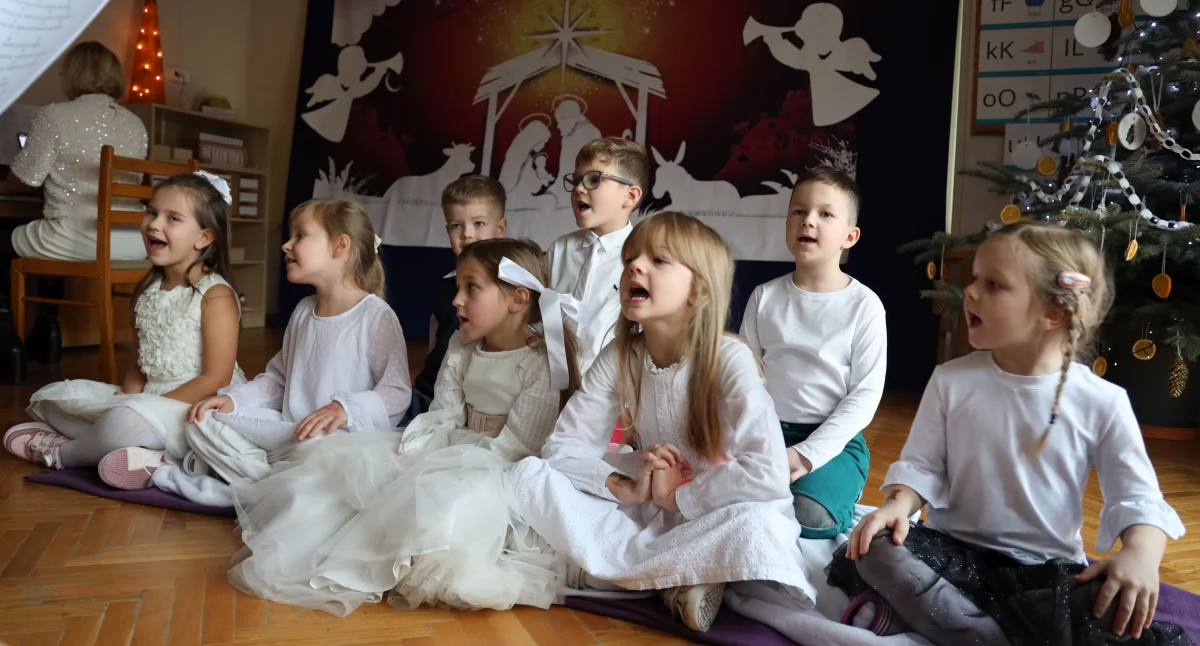 Wspólne kolędowanie w Przedszkolu „Pod Świerkami” (foto, film)