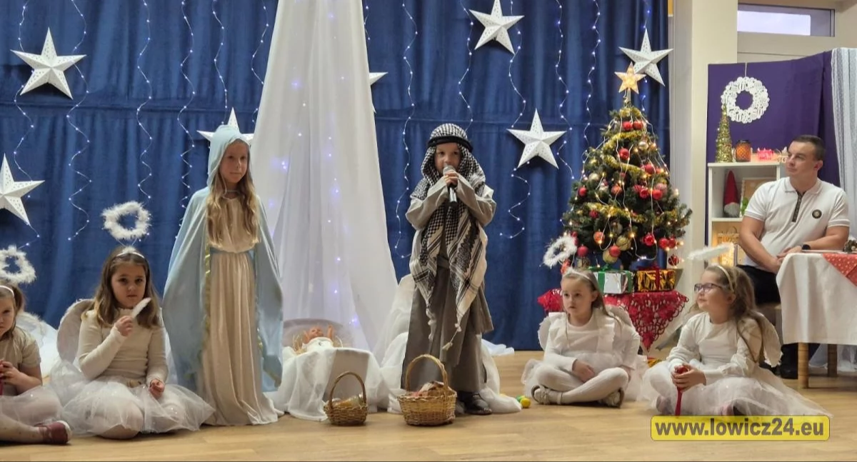 Tradycyjne Jasełka w przedszkolu Jaś i Małgosia (foto, film)