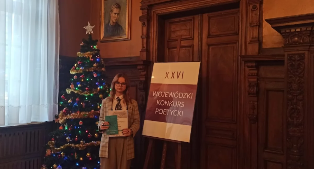 I miejsce w Wojewódzkim Konkursie Poetyckim dla uczennicy I LO (foto)