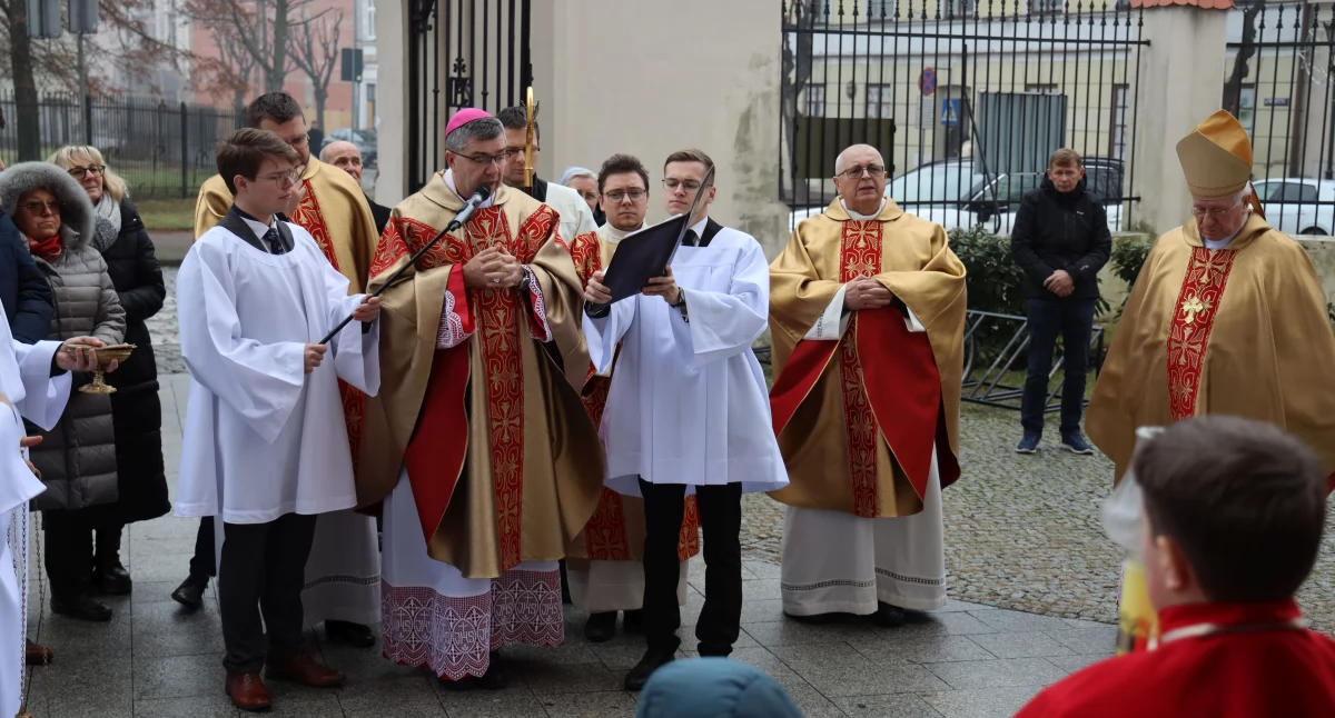 Łowicz. Inauguracja Roku Jubileuszowego 2025 w łowickiej katedrze (foto, film)