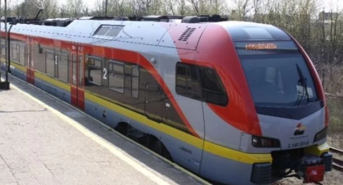Utrudnienia na trasach ŁKA z powodu oblodzenia sieci trakcyjnej