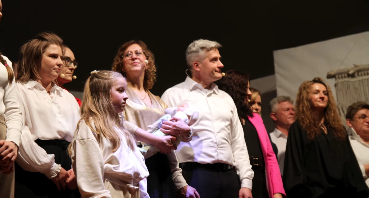 Łowicz. Premiera spektaklu „To dziecko” (Nie)Zwykłego Teatru (foto, film)