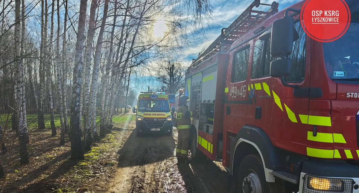 Tragedia w gminie Łyszkowice. Strażacy otworzyli mieszkanie, jednak pomoc przyszła zbyt późno