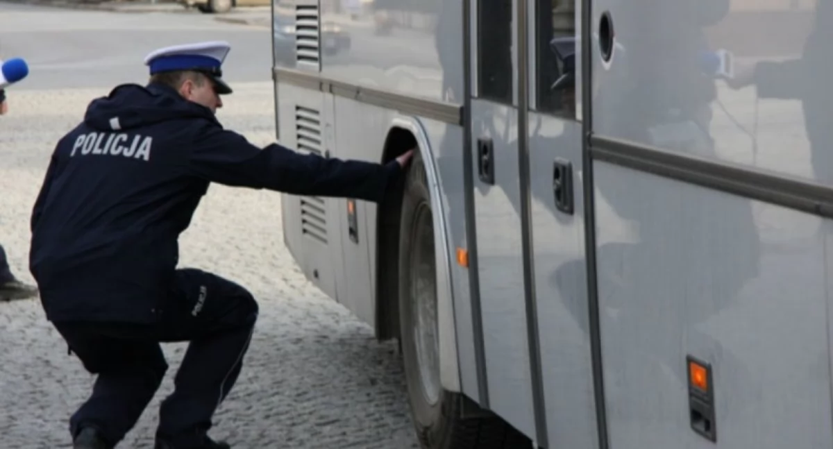 Ferie 2025. Gdzie w Łowiczu można skontrolować autobus przed wyjazdem na zimowisko?
