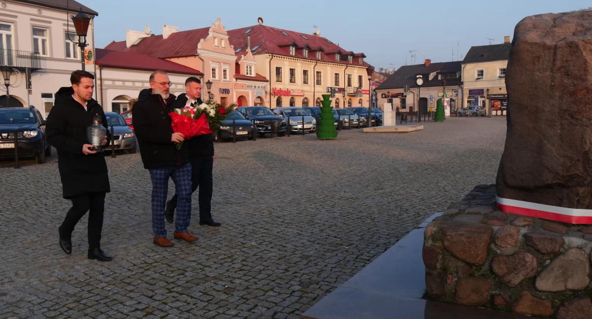 Władze Powiatu Łowickiego upamiętniły 162. rocznicę Powstania Styczniowego (foto)