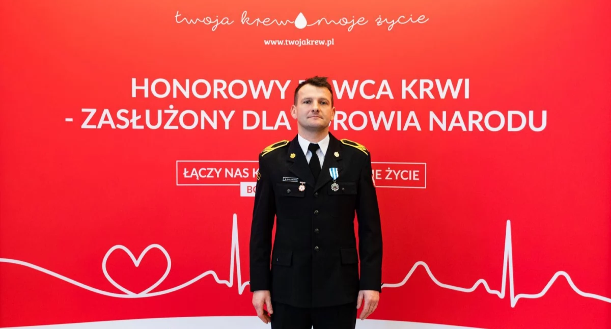 Strażak z Łowicza z odznaczeniem Honorowy Dawca Krwi – Zasłużony dla Zdrowia Narodu (foto)