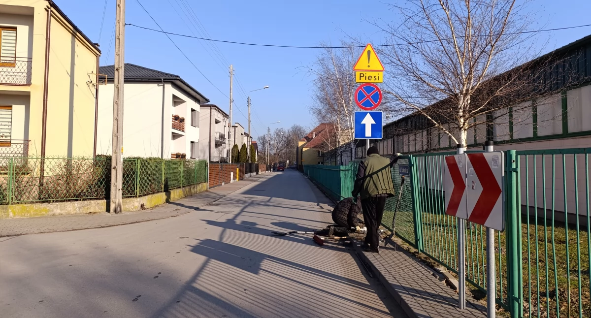 Zmiana organizacji ruchu na ul. Szkolnej. Nowe zasady dla kierowców (foto)