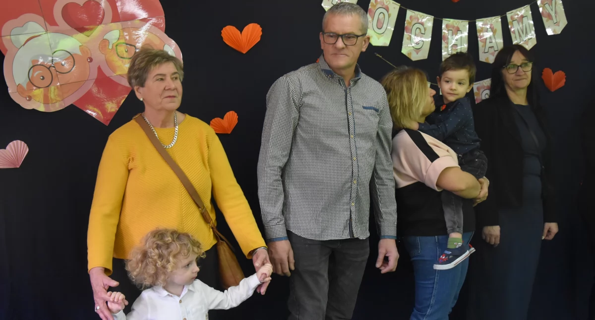 Przedszkolaki ze „Słoneczka” świętowały Dzień Babci i Dziadka (foto, film)