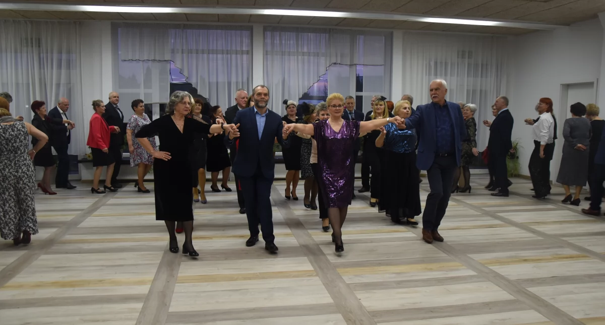 Bal karnawałowy Łowickiego Uniwersytetu Trzeciego Wieku (foto,film)