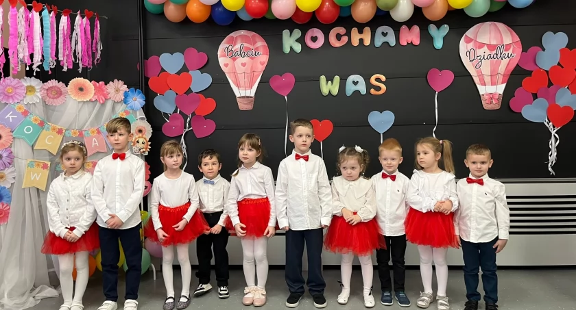 Dzień Babci i Dziadka w Niepublicznym Przedszkolu TereFere filia 2 w Łowiczu (foto)