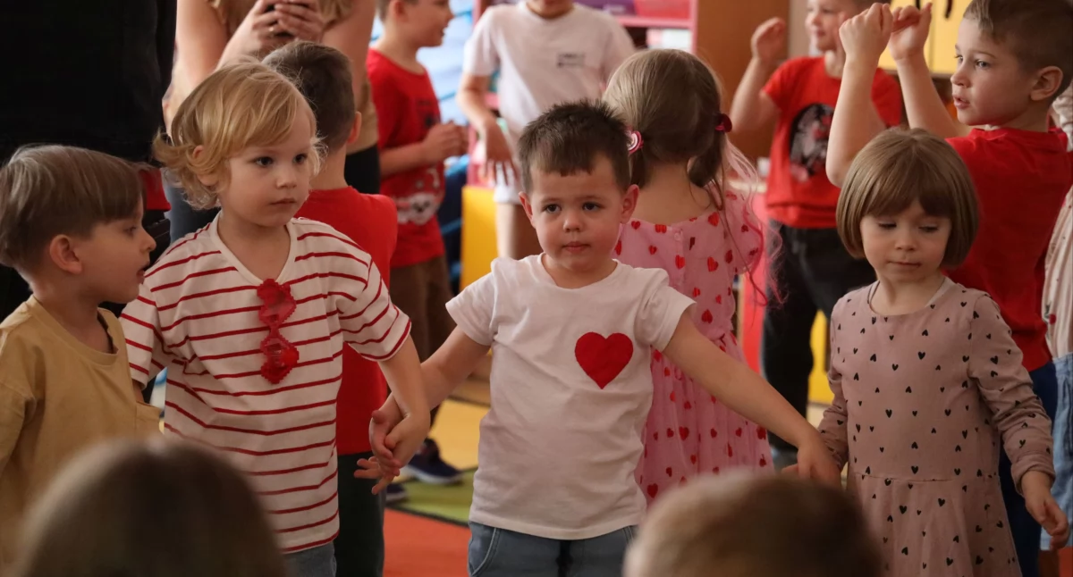 Bal walentynkowy w Przedszkolu nr 5 „Jaś i Małgosia” w Łowiczu (foto, film)