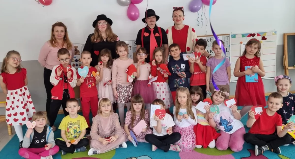 Serduszka, Zabawy i Przedszkolne Amory: Walentynki w Przedszkolu „Pod Tęczą” (foto)