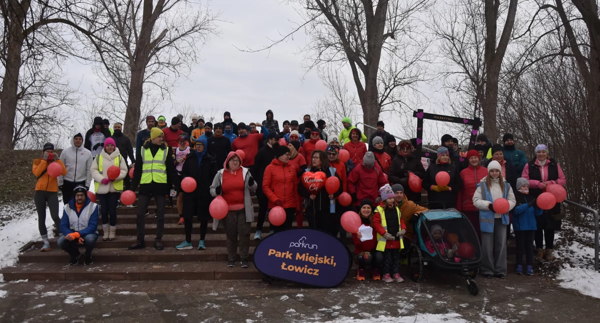 Łowicz. Walentynkowy parkrun pod hasłem „Zakochaj się w parkrun” (foto,film)