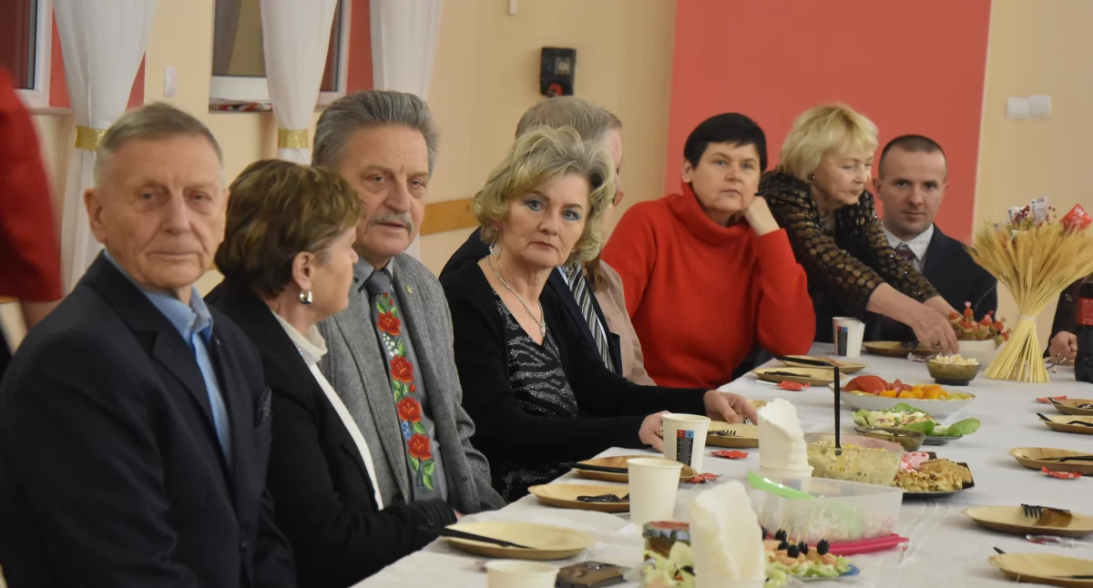 Walentynkowa zabawa w OSP Popów (foto,film)