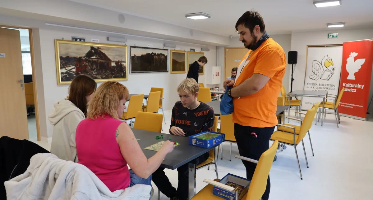 Giercownia – planszówki w bibliotece w Łowiczu. Kolejne spotkanie miłośników gier (foto)