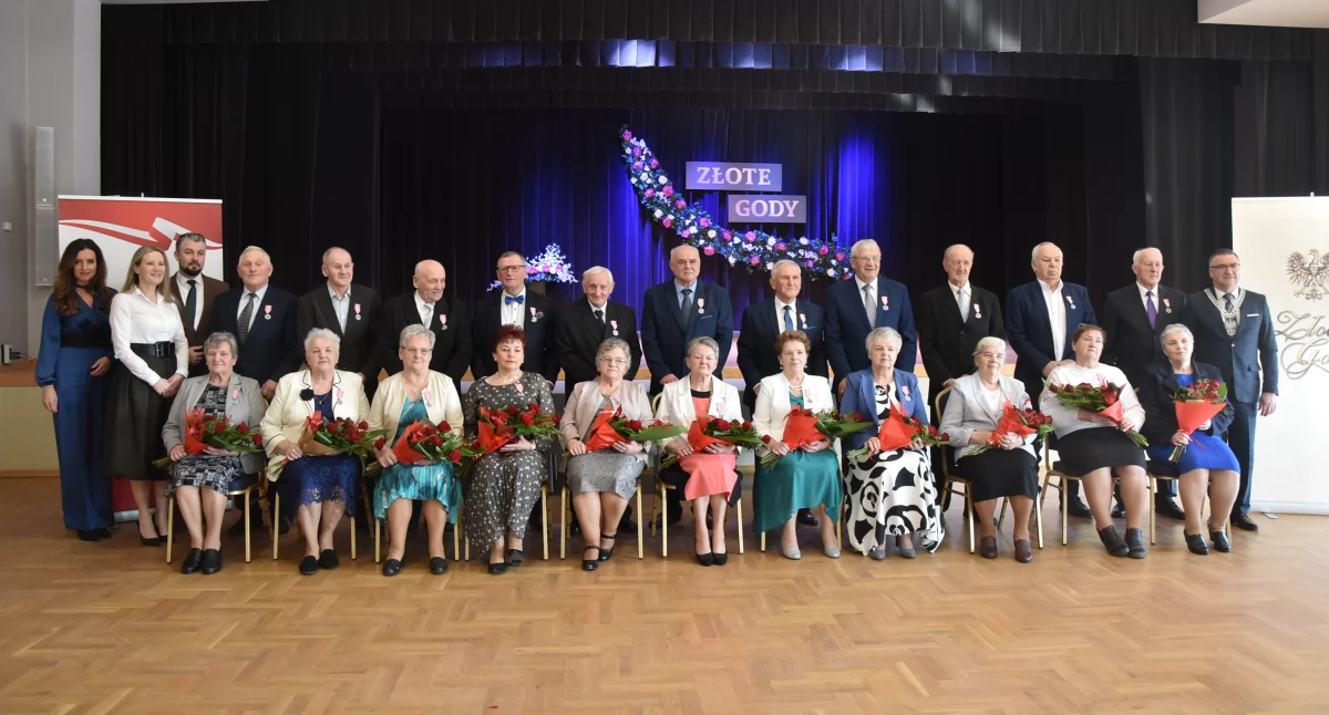 Złote Gody w Domaniewicach. Piękny jubileusz jedenastu małżeństw (foto, film) 