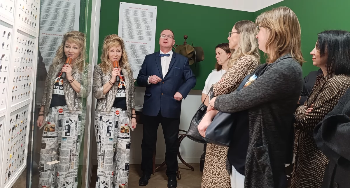 Guziki sławnych Polek, czyli wyjątkowe zwiedzanie w Muzeum Guzików (foto,film)