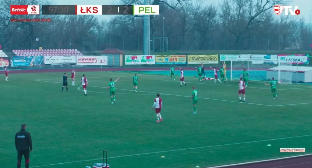 Remis Pelikana w Łomży. Przestrzelony karny i kuriozalna czerwona kartka