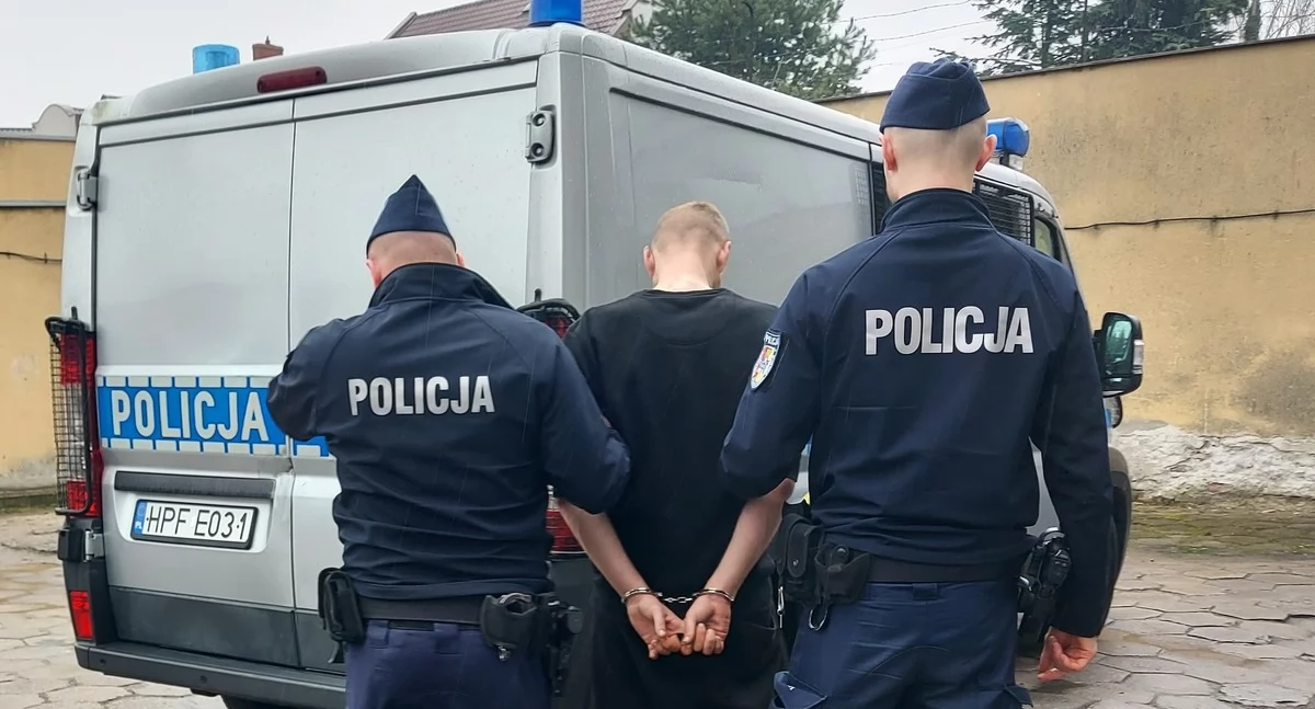 Łowicz. Kradł w sklepach alkohol, dodatkowo był agresywny (foto, film)
