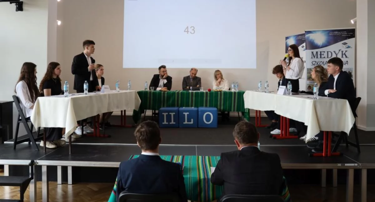 Debata oxfordzka w II LO. Czy bankowość elektroniczna jest bezpieczna? (foto, film)