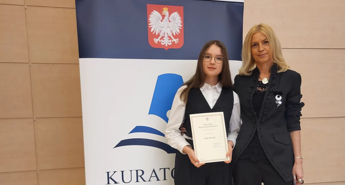 Stypendium Prezesa Rady Ministrów dla uczennicy II LO w Łowiczu (foto)