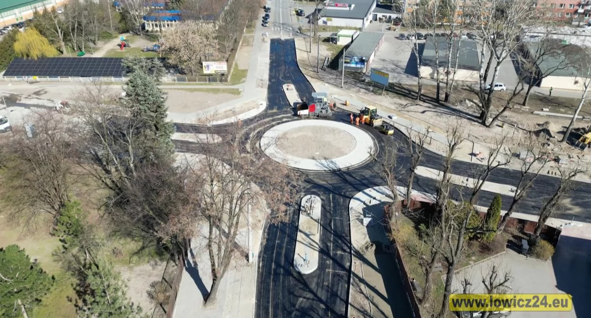 Budowa ronda w Łowiczu na finiszu! Możliwe zakończenie przed Wielkanocą (foto, film)