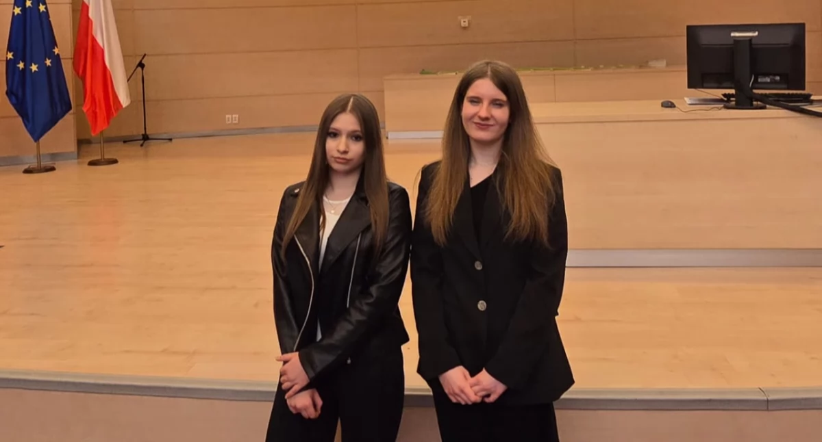 Uczennice ZSP nr 4 im. Władysława Grabskiego w Łowiczu stypendystkami Prezesa Rady Ministrów! (foto)