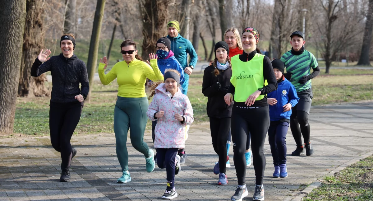Wiosenny parkrun w Łowiczu z zającami (foto, film)
