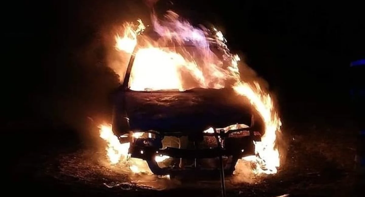 Pożar samochodu w gminie Kocierzew Płd. Auto spłonęło doszczętnie