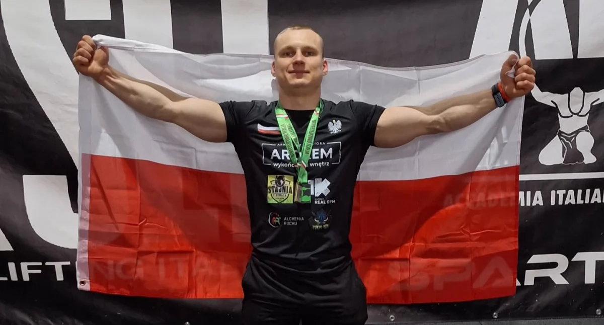 Łowicki Mistrz Street Liftingu. Mateusz Zabost ze złotym medalem i rekordami