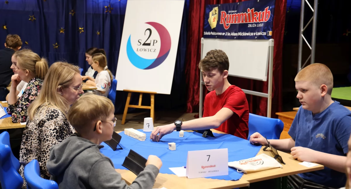 Drugi Szkolny Turniej Rummikub w SP nr 2 w Łowiczu (foto)
