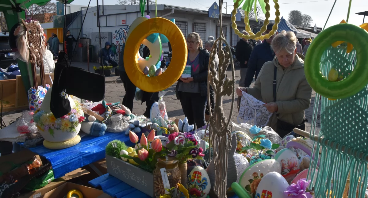 Wielkanocny kiermasz charytatywny na rzecz braci Strugińskich (foto)