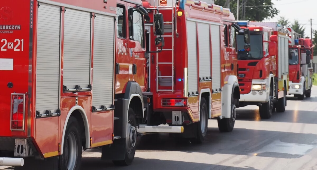 Pożar w Łowiczu. Akcja strażaków trwała ponad dwie godziny