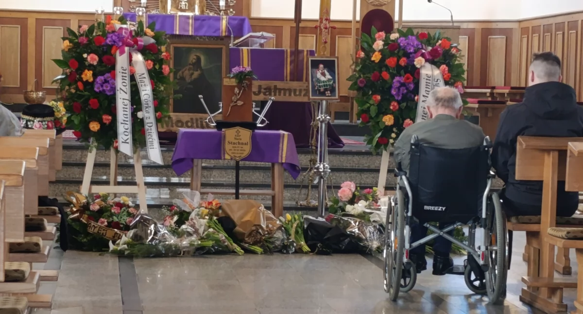 Łowicz żegnał Marię Stachnal - wybitną łowicką wycinankarkę (foto)