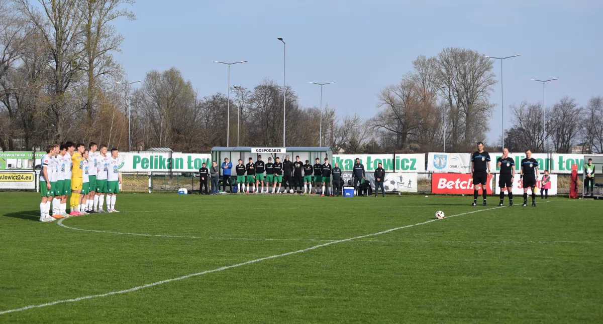 Pelikan Łowicz wygrywa z GKS Wikielec po golu Pierzaka (foto,film)