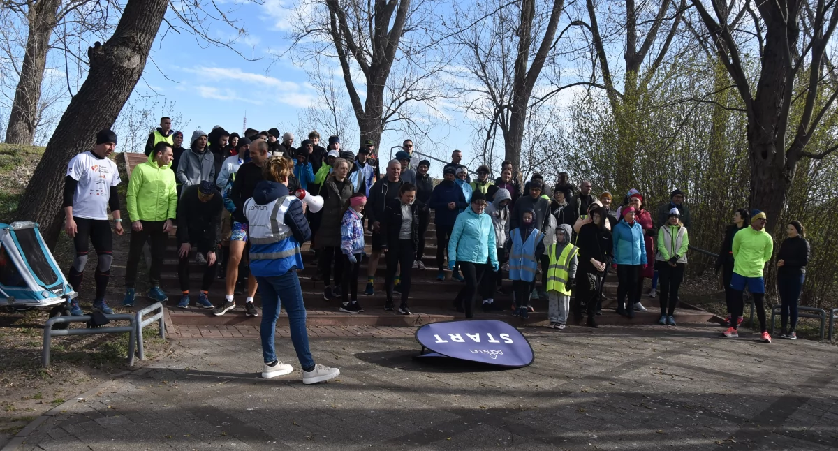 Ruch, radość i integracja. Parkrun ponownie na łowickich Błoniach (foto,film)
